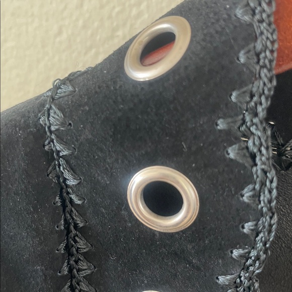 Cache Black Suede Women's Jacket with Eyelet Detailing - Picture 10 of 13